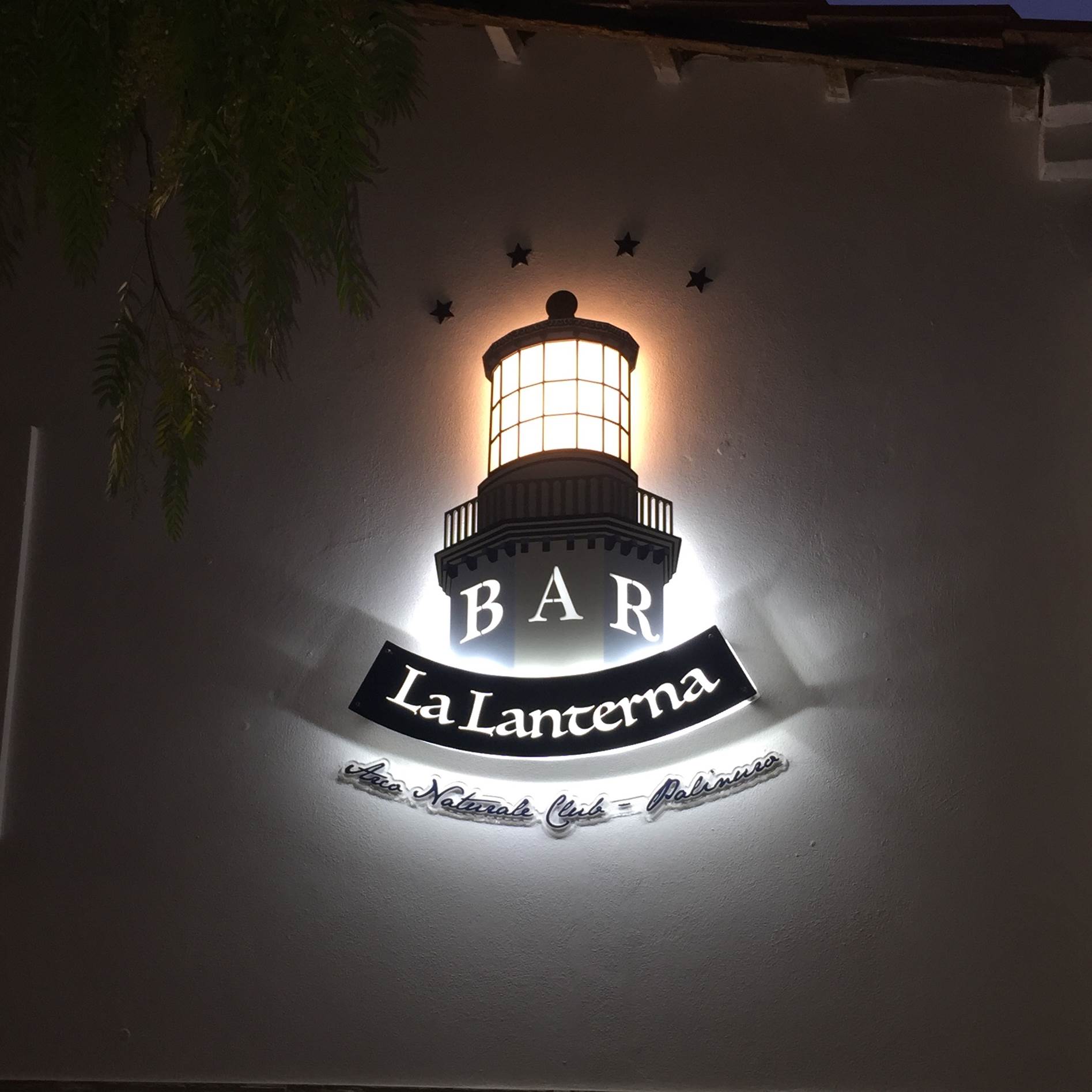 Insegne Luminose – esempio dal portfolio La Fabbrica delle Insegne