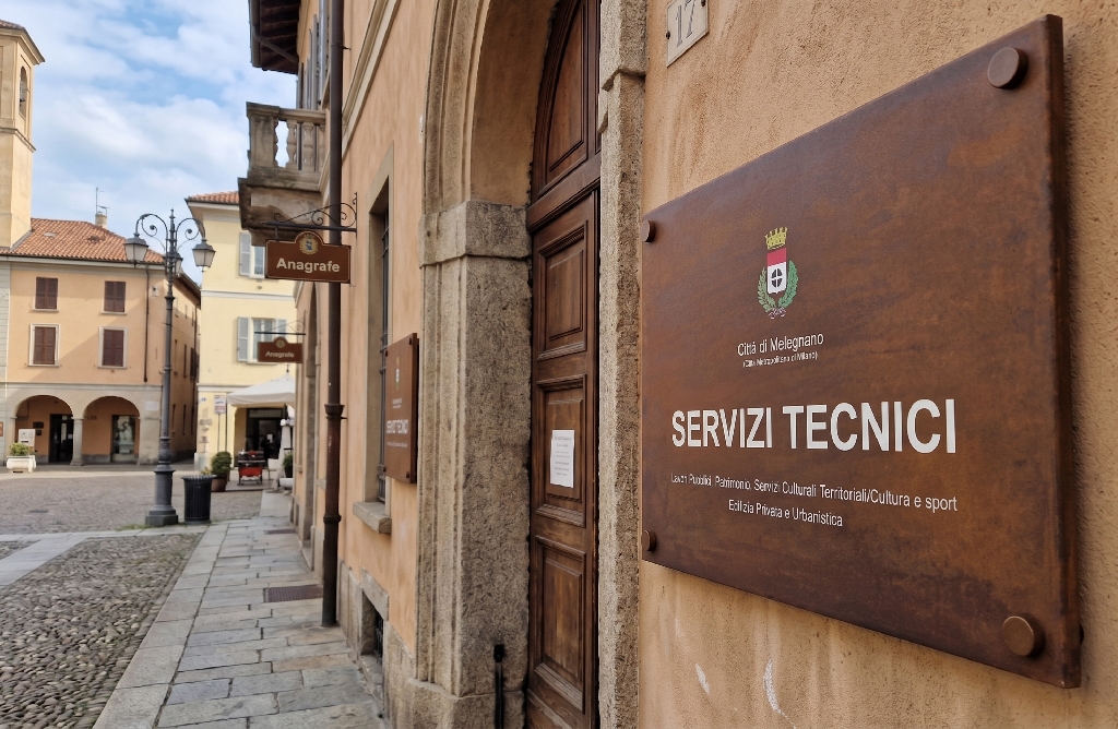 CORTEN (melegnano). Targa istituzionale in corten